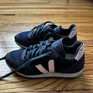 In like new condition, Veja fashion sneakers